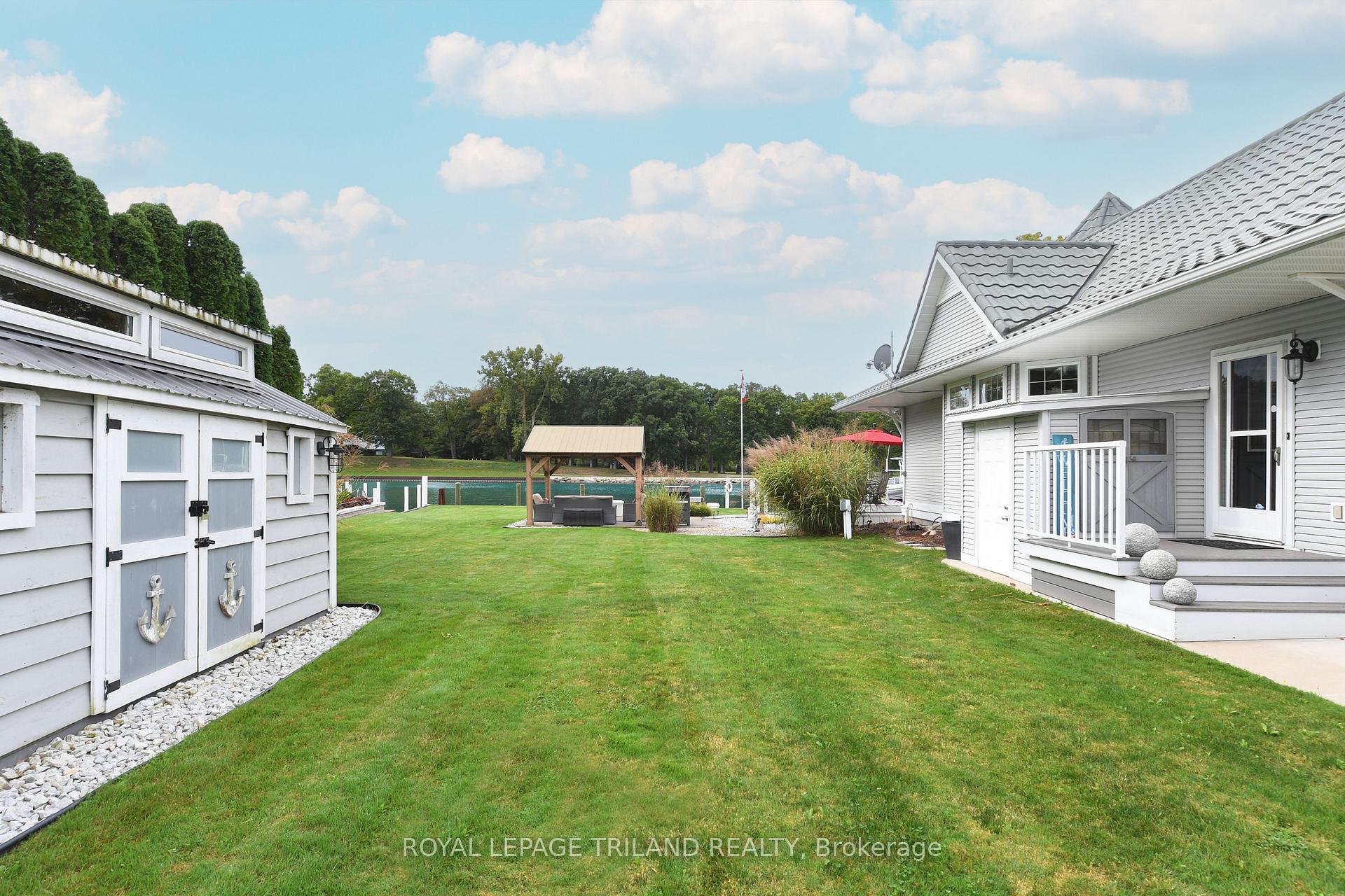 Photo 30 of 4733 Riverside Drive, St. Clair — HOMEH