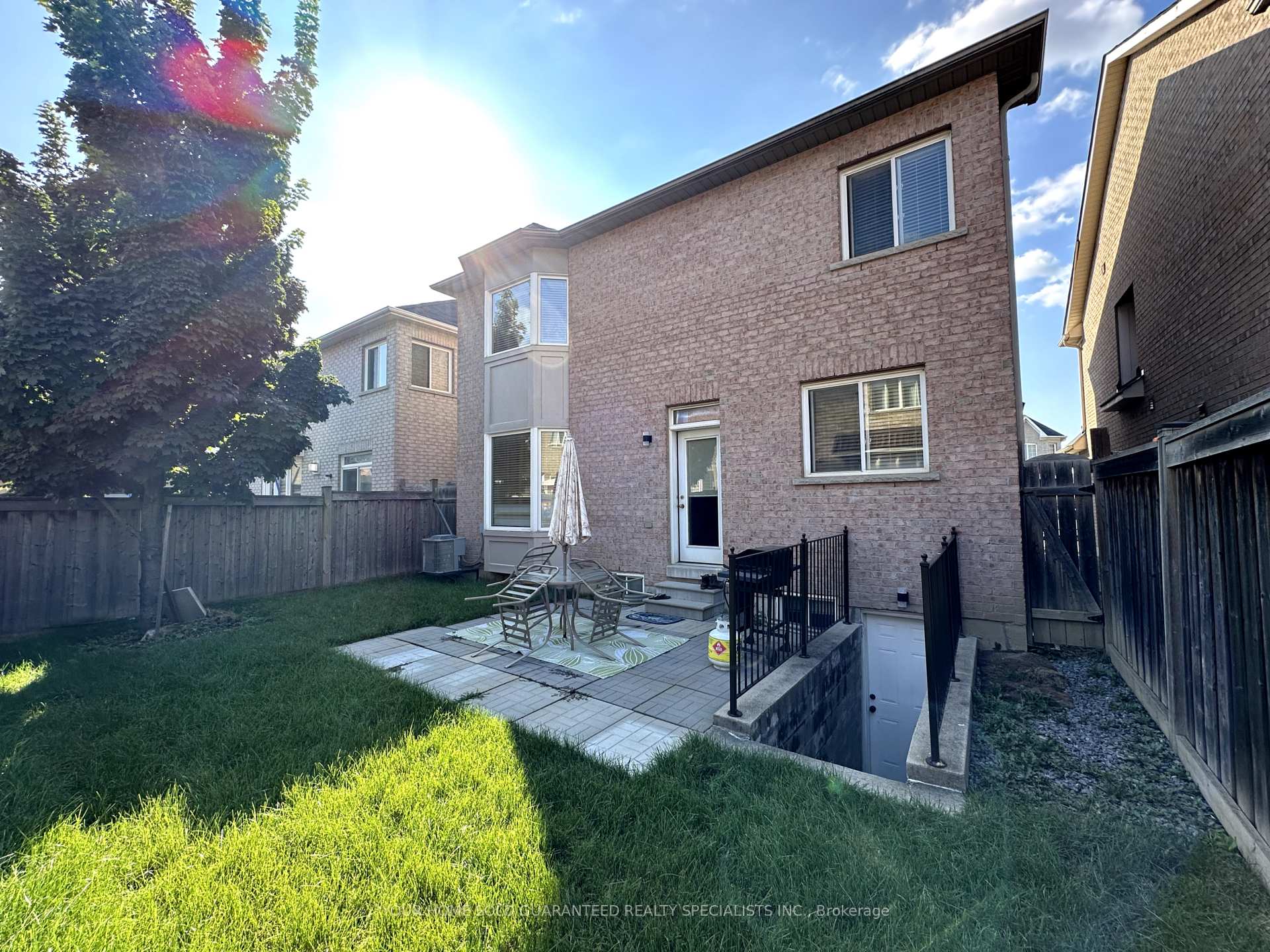 Photo 2 of 128 Watsonbrook Drive, Brampton, Sandringham-Wellington — HOMEH
