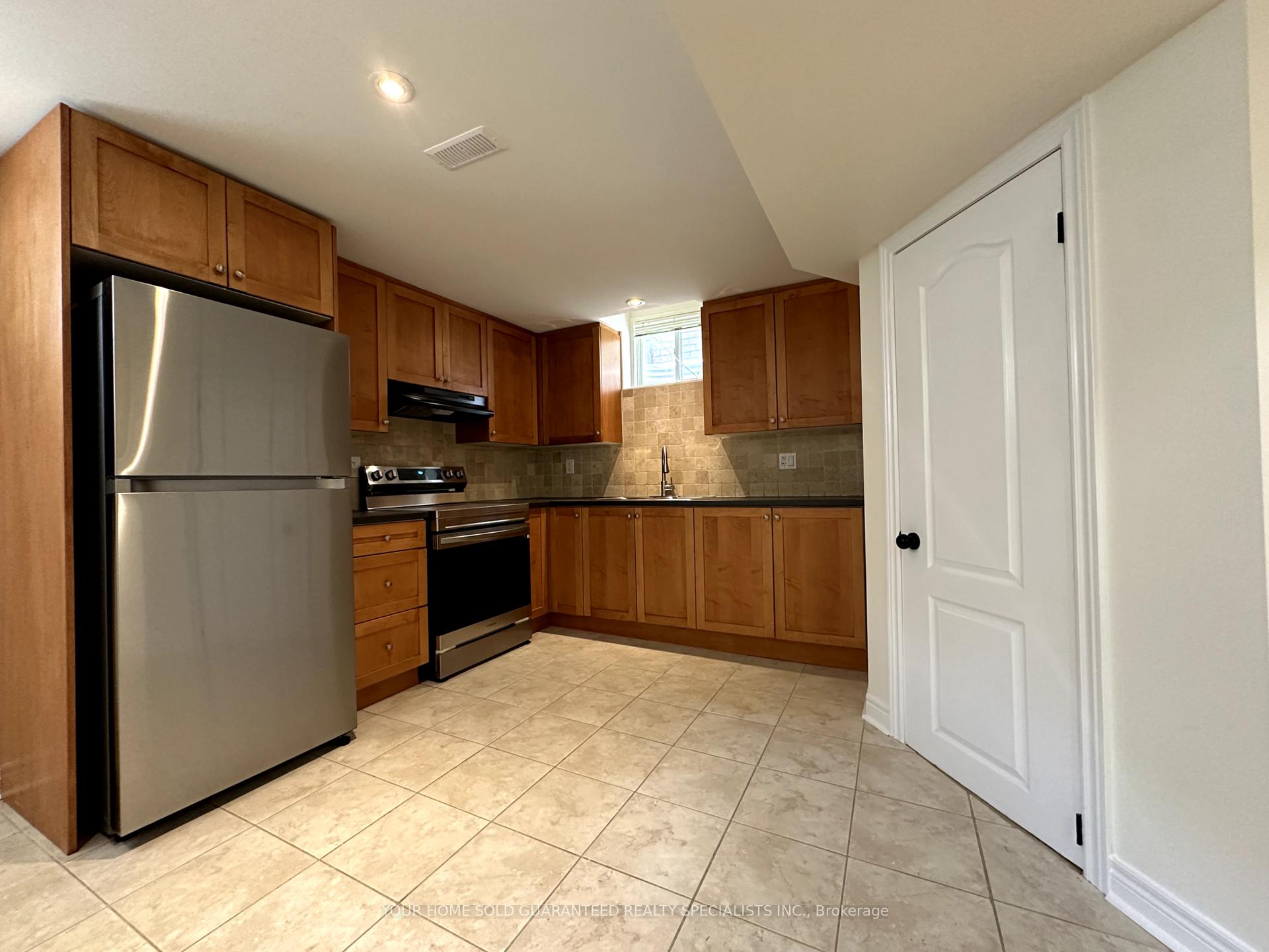 Photo 6 of 128 Watsonbrook Drive, Brampton, Sandringham-Wellington — HOMEH