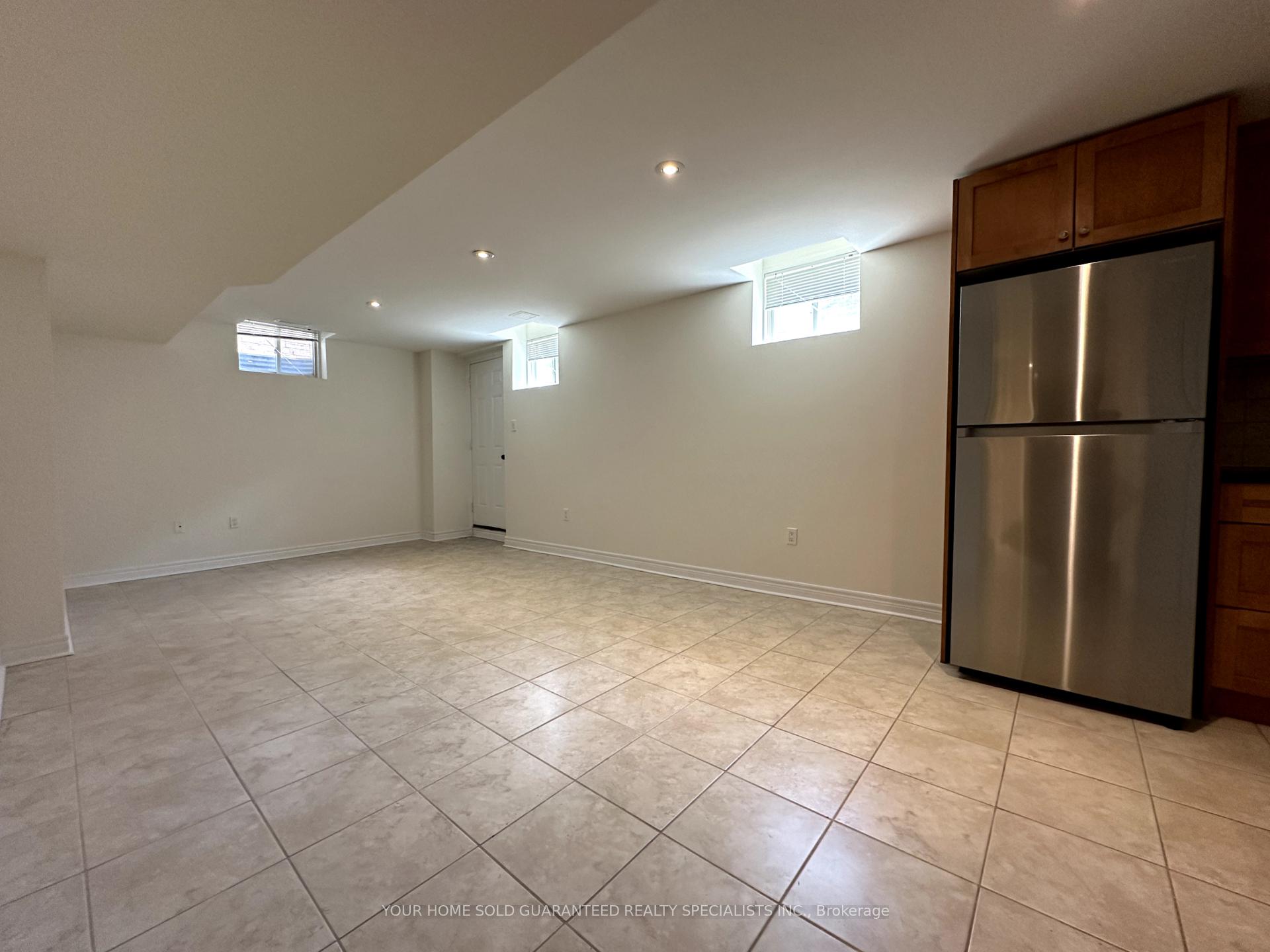 Photo 12 of 128 Watsonbrook Drive, Brampton, Sandringham-Wellington — HOMEH