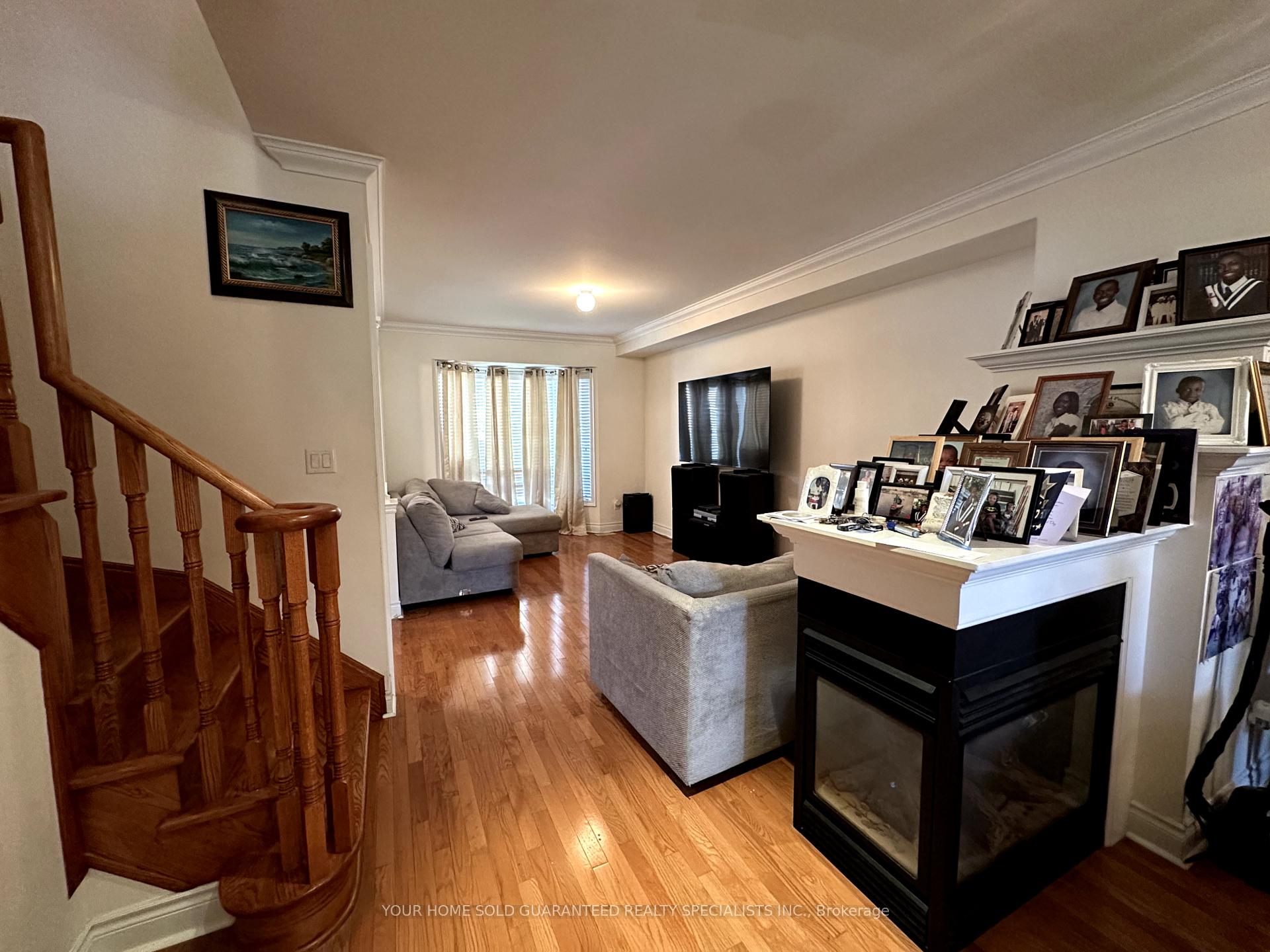Photo 5 of 128 Watsonbrook Drive, Brampton, Sandringham-Wellington — HOMEH