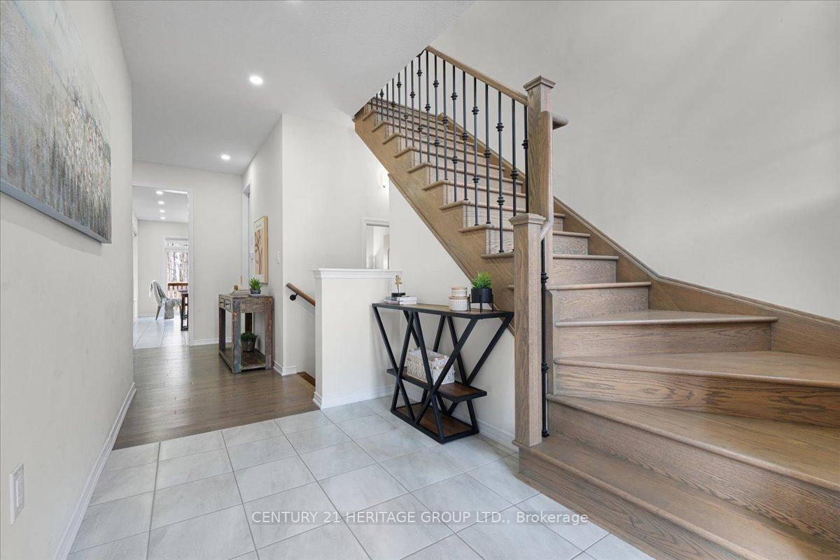 Photo 9 of 157 Cactus Crescent, Hamilton, Stoney Creek — HOMEH