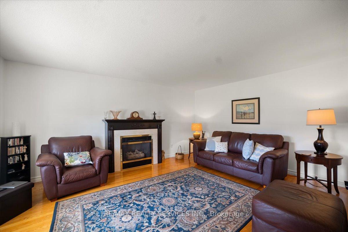 Photo 11 of 57 Lorraine Crescent, Brampton, Westgate — HOMEH