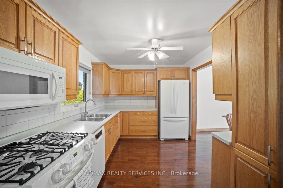 Photo 19 of 57 Lorraine Crescent, Brampton, Westgate — HOMEH