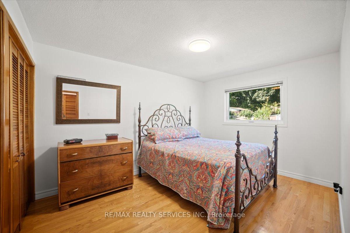 Photo 10 of 57 Lorraine Crescent, Brampton, Westgate — HOMEH