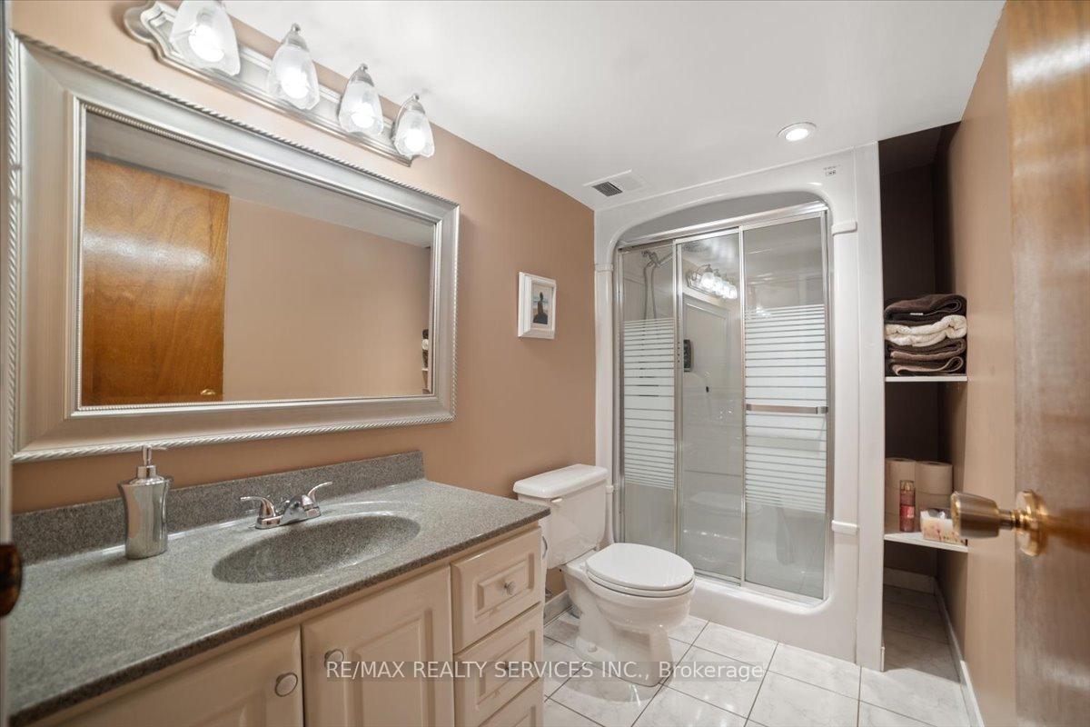 Photo 15 of 57 Lorraine Crescent, Brampton, Westgate — HOMEH