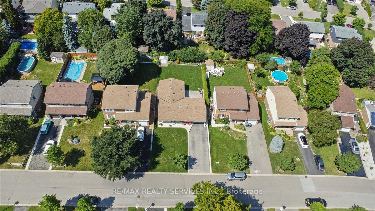 Photo 18 of 57 Lorraine Crescent, Brampton, Westgate — HOMEH
