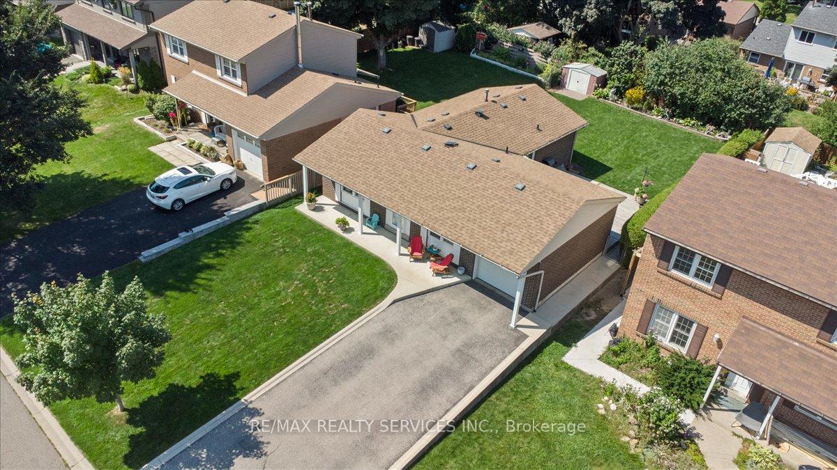 Photo 25 of 57 Lorraine Crescent, Brampton, Westgate — HOMEH
