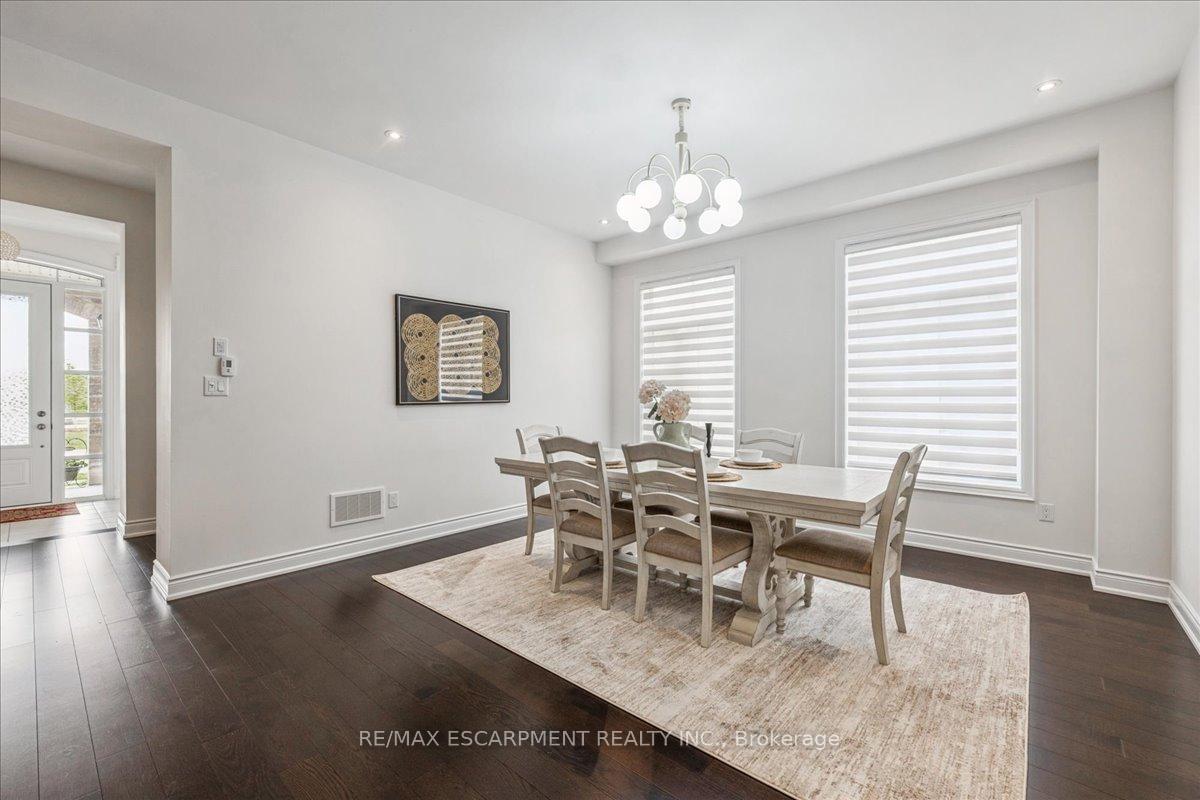 Photo 5 of 912 Forest Creek Court, Kitchener, Doon South — HOMEH