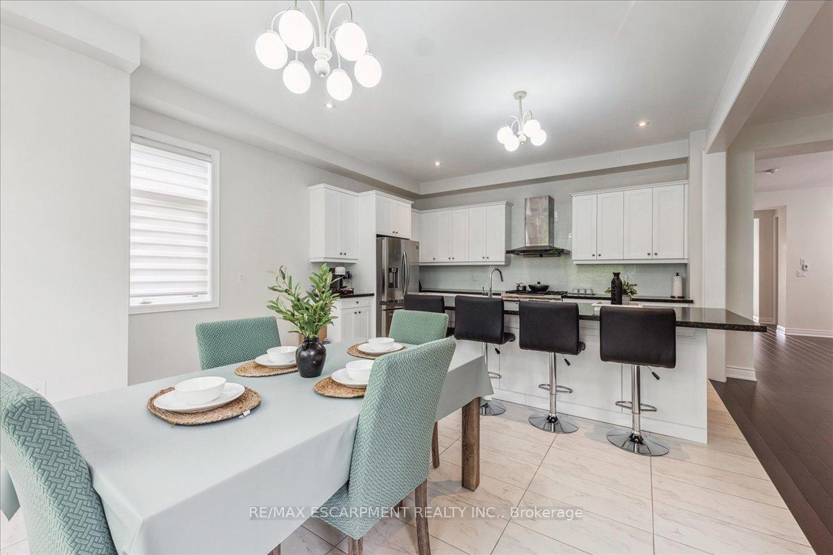 Photo 13 of 912 Forest Creek Court, Kitchener, Doon South — HOMEH