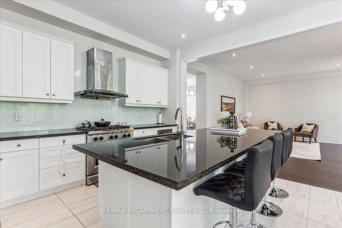 Photo 16 of 912 Forest Creek Court, Kitchener, Doon South — HOMEH