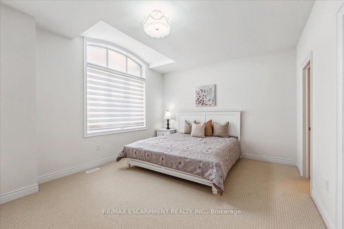 Photo 27 of 912 Forest Creek Court, Kitchener, Doon South — HOMEH