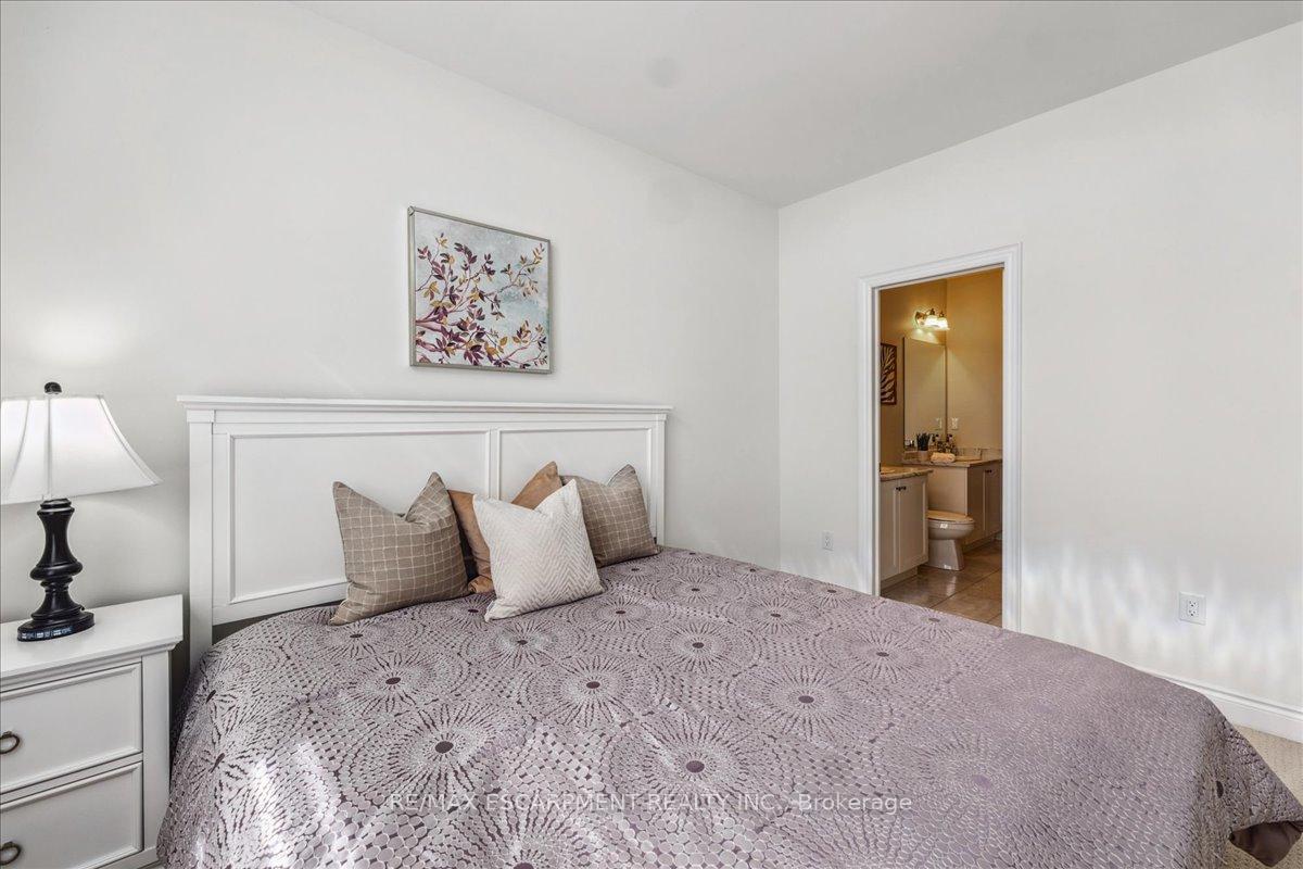 Photo 38 of 912 Forest Creek Court, Kitchener, Doon South — HOMEH