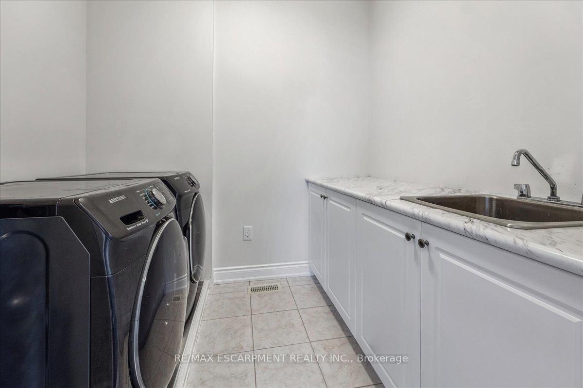 Photo 37 of 912 Forest Creek Court, Kitchener, Doon South — HOMEH