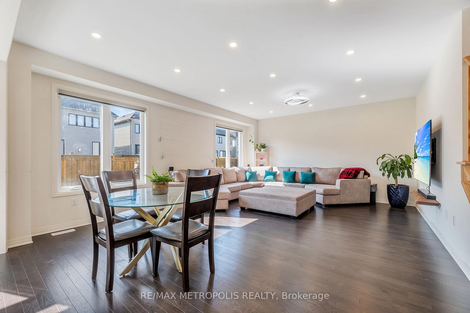 Photo 6 of 6 Yacht Drive, Clarington, Bowmanville — HOMEH