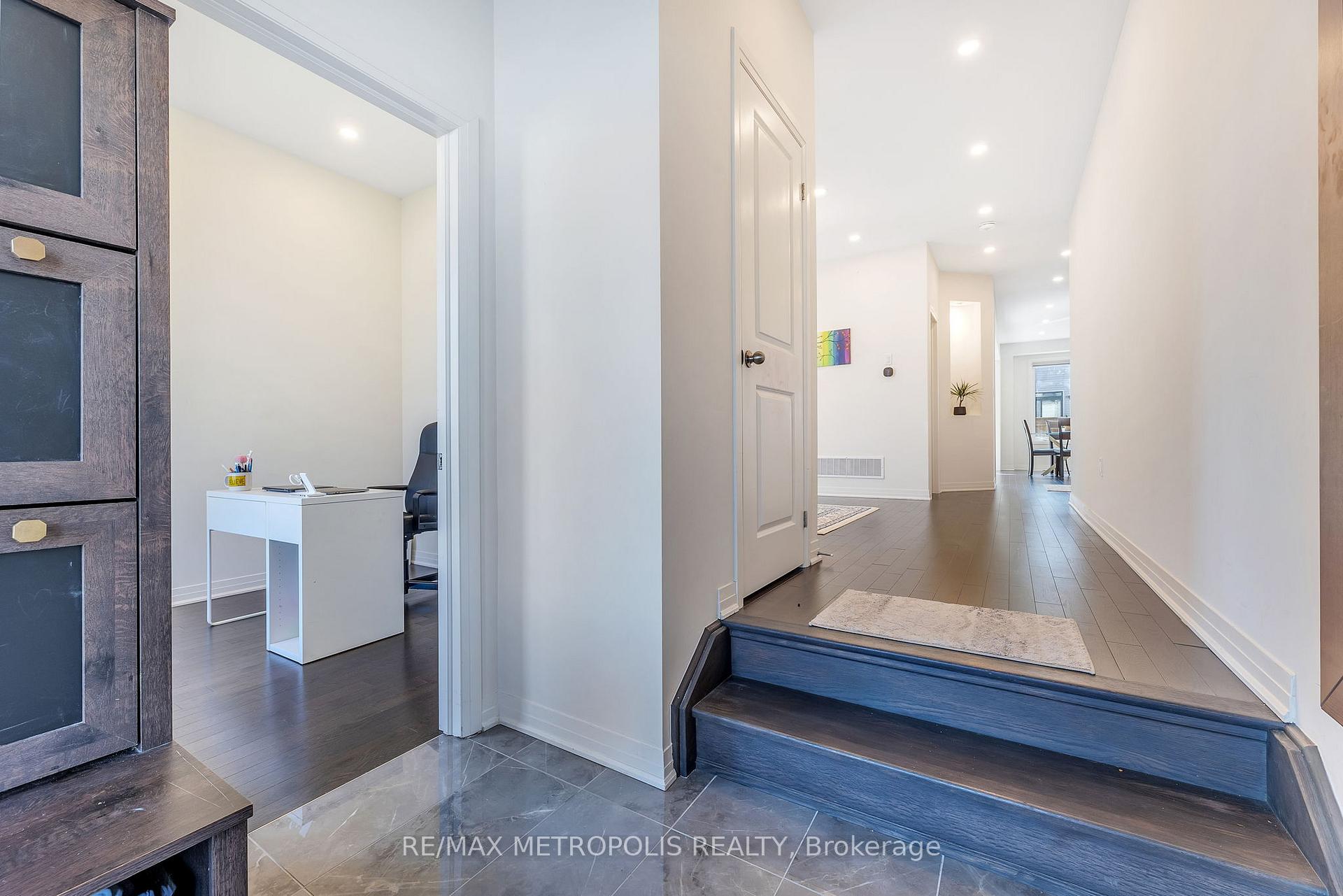 Photo 10 of 6 Yacht Drive, Clarington, Bowmanville — HOMEH