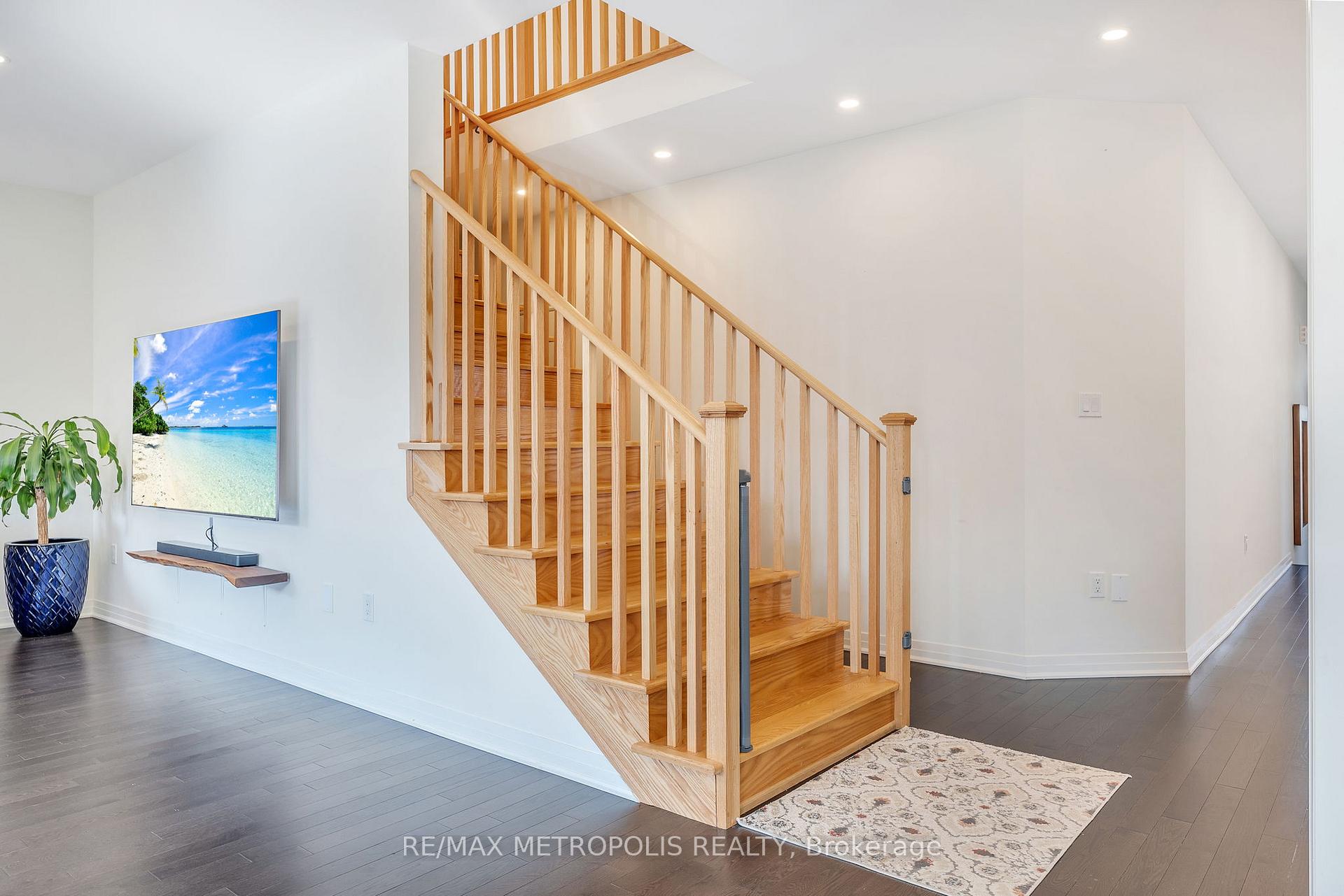 Photo 12 of 6 Yacht Drive, Clarington, Bowmanville — HOMEH