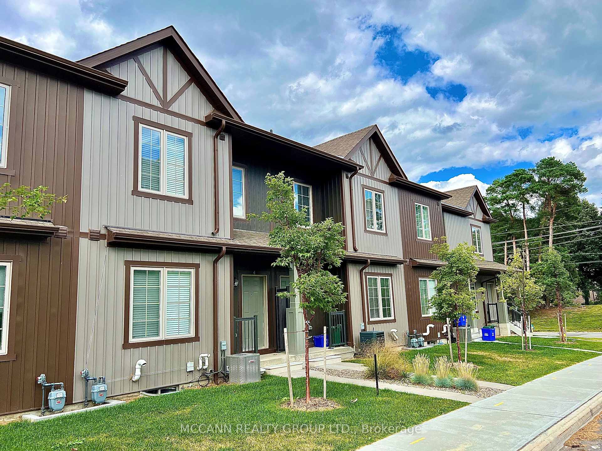 Front of Unit 4, 110 Grew Boulevard