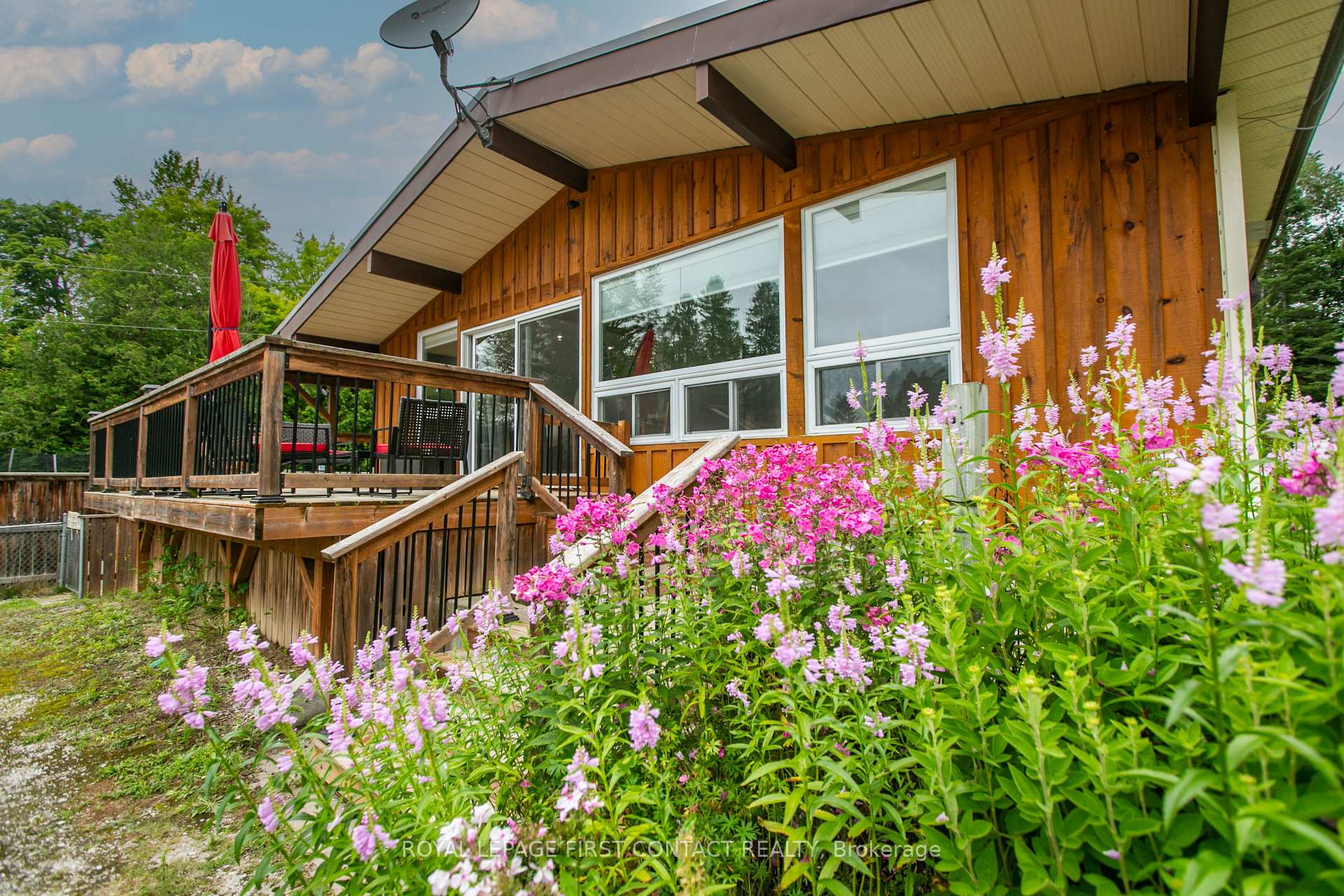 Photo 1 of 1533 Gill Road, Springwater, Midhurst — HOMEH