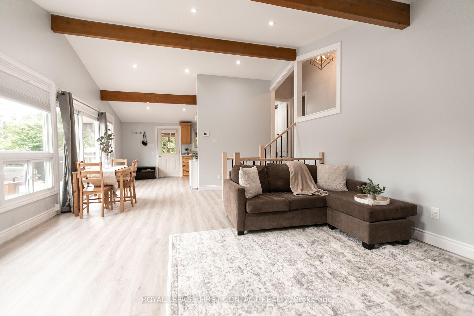 Photo 3 of 1533 Gill Road, Springwater, Midhurst — HOMEH