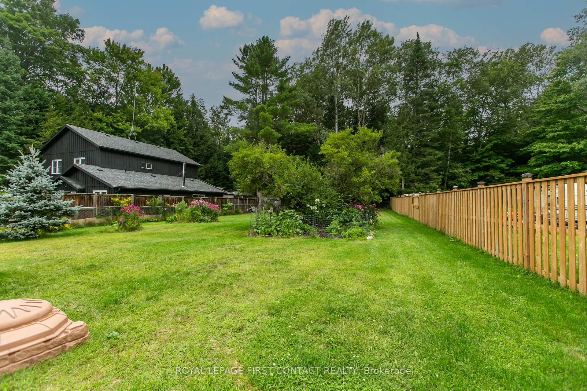 Photo 18 of 1533 Gill Road, Springwater, Midhurst — HOMEH