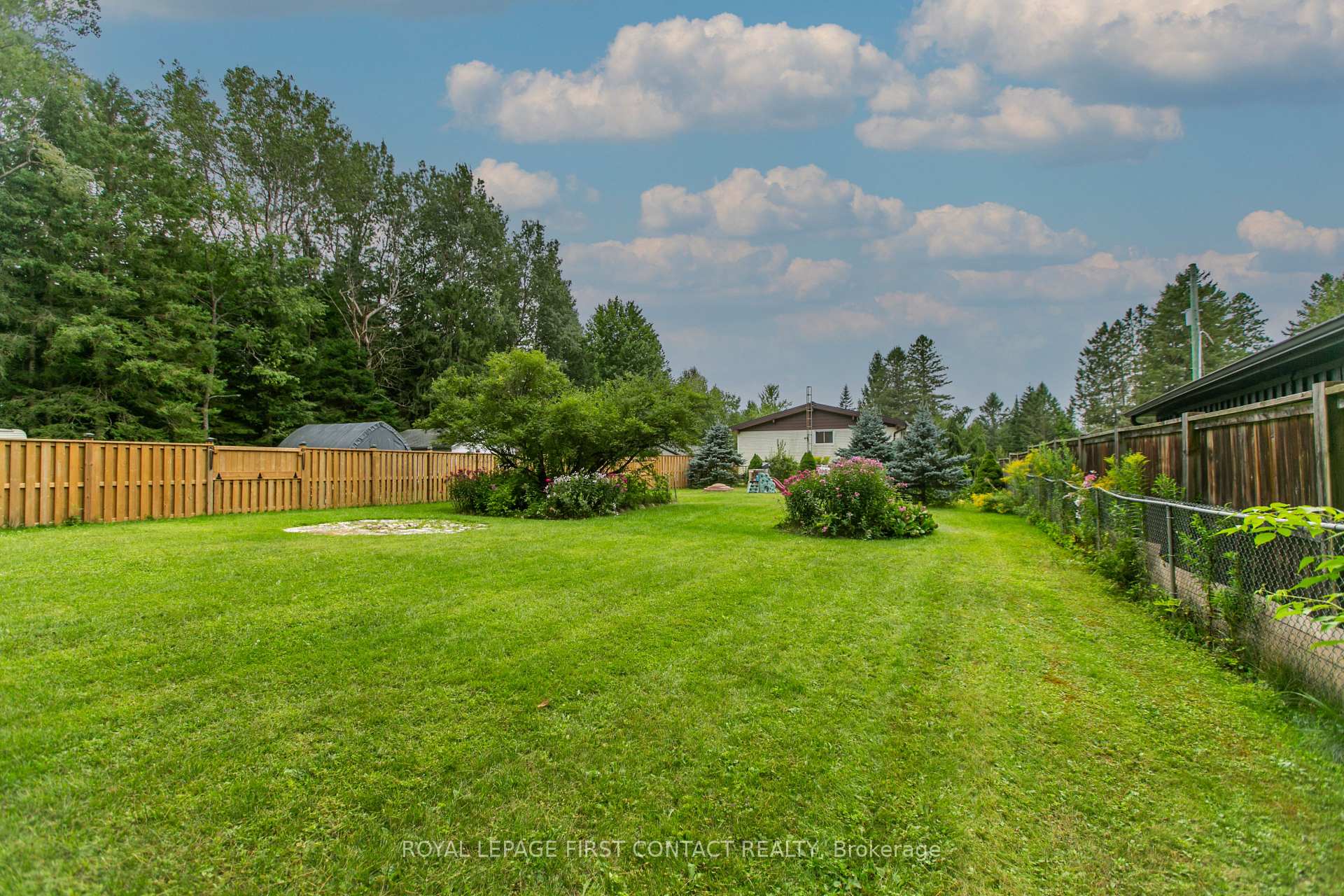 Photo 23 of 1533 Gill Road, Springwater, Midhurst — HOMEH