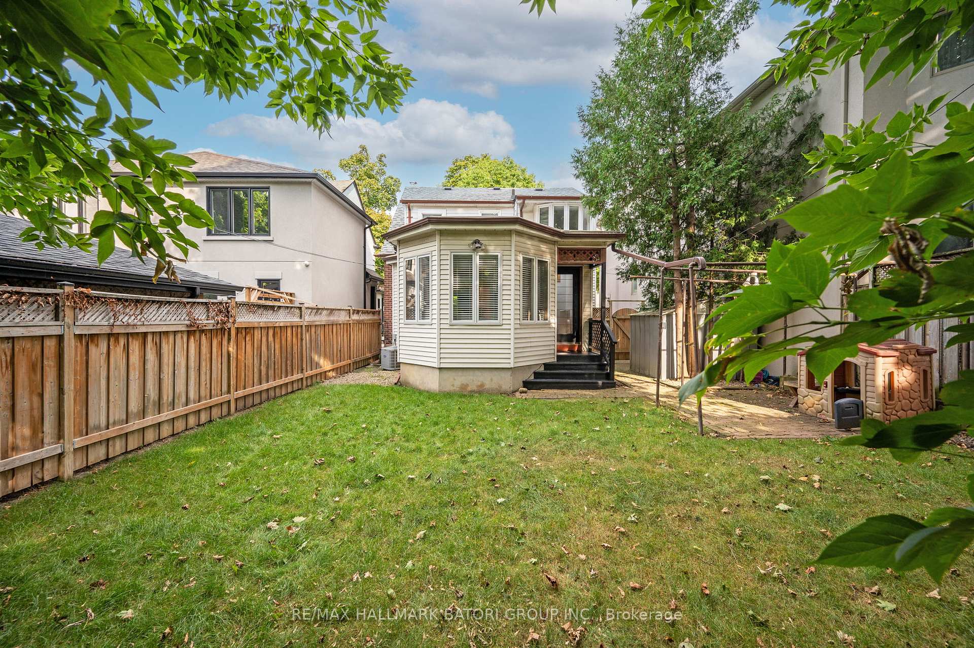 Photo 31 of 30 Park Hill Road, Toronto, Forest Hill North — HOMEH