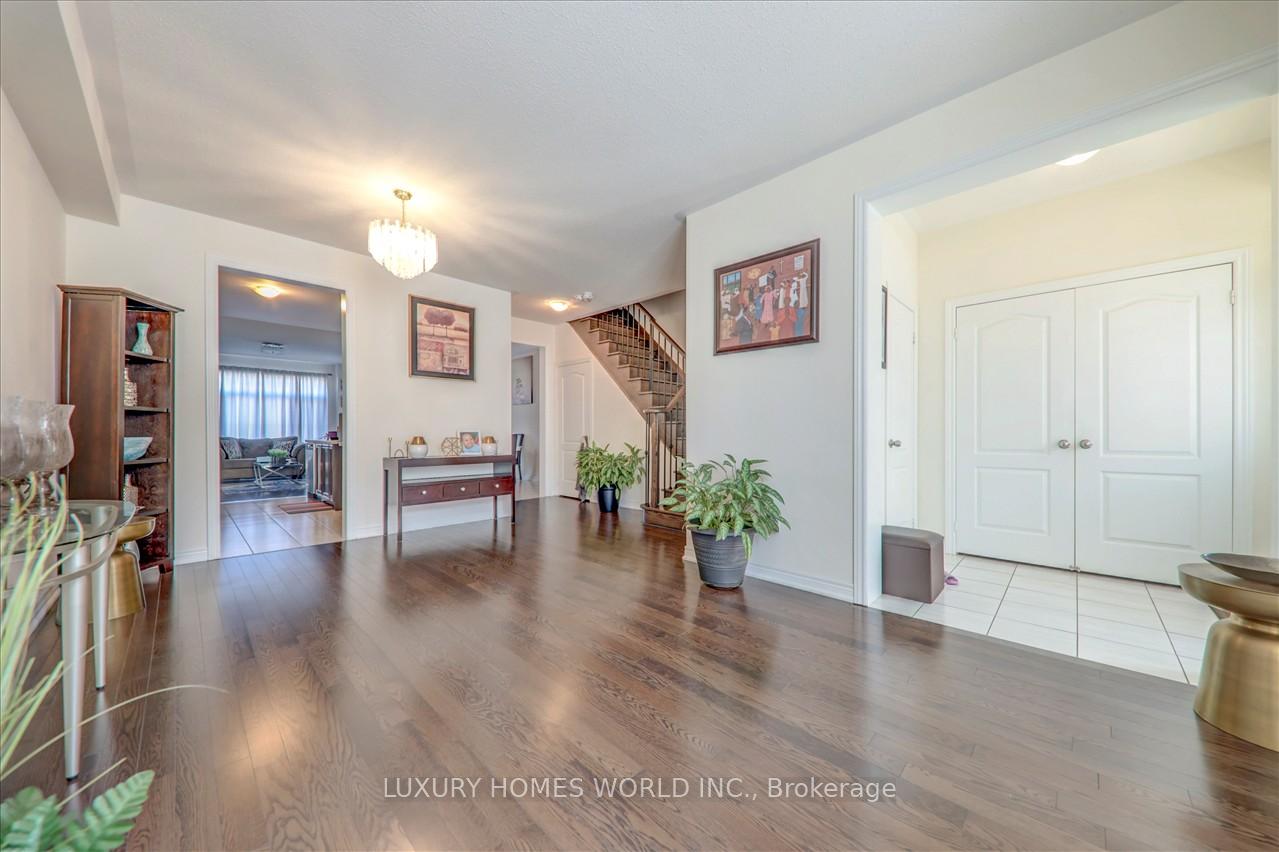 Photo 7 of 22 Tilbury Gate, Markham, Cornell — HOMEH