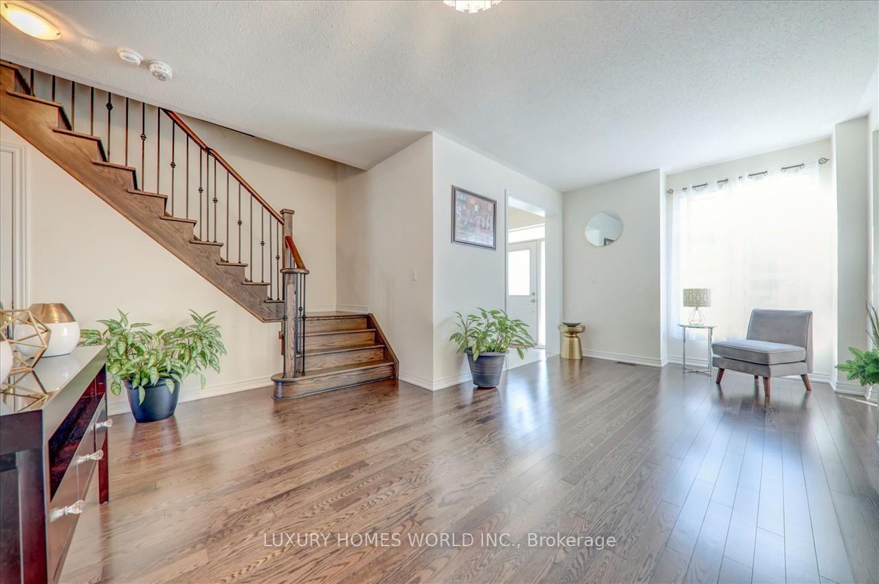 Photo 10 of 22 Tilbury Gate, Markham, Cornell — HOMEH