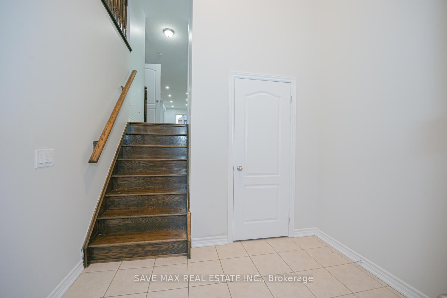 Photo 2 of 12 Losino Street, Caledon, Rural Caledon — HOMEH