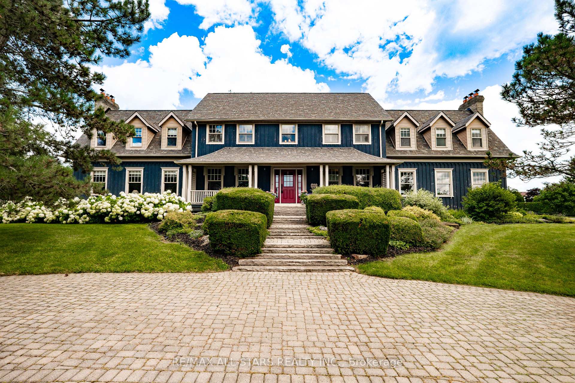 Front of 1648 Acorn Lane