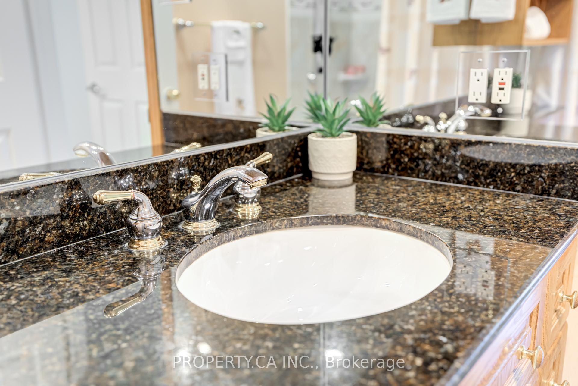 Photo 13 of 1833 St Johns Road, Innisfil, Alcona — HOMEH