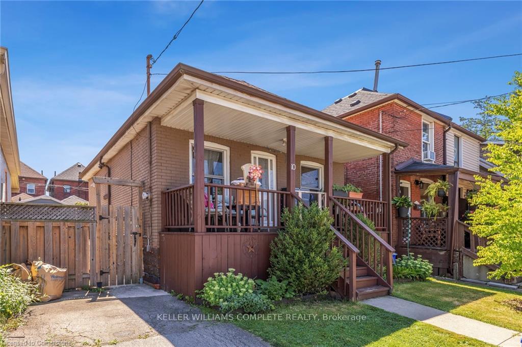 Photo 2 of 10 Craigmiller Avenue, Hamilton, Crown Point — HOMEH