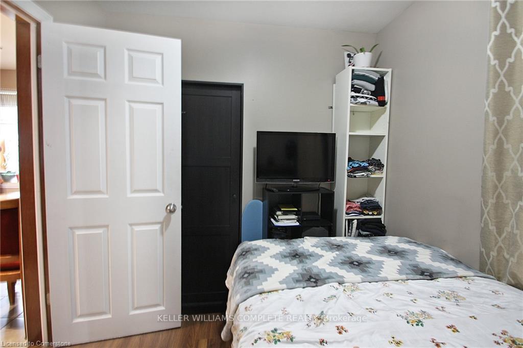 Photo 7 of 10 Craigmiller Avenue, Hamilton, Crown Point — HOMEH