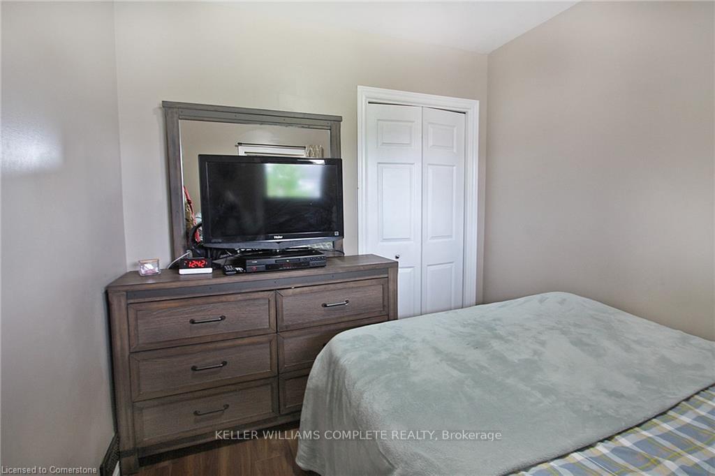 Photo 6 of 10 Craigmiller Avenue, Hamilton, Crown Point — HOMEH
