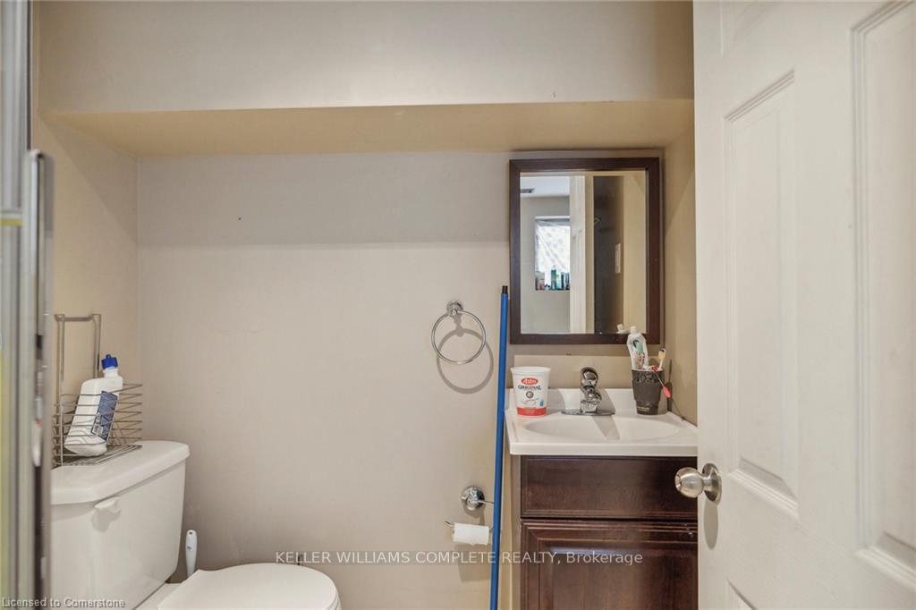 Photo 11 of 10 Craigmiller Avenue, Hamilton, Crown Point — HOMEH