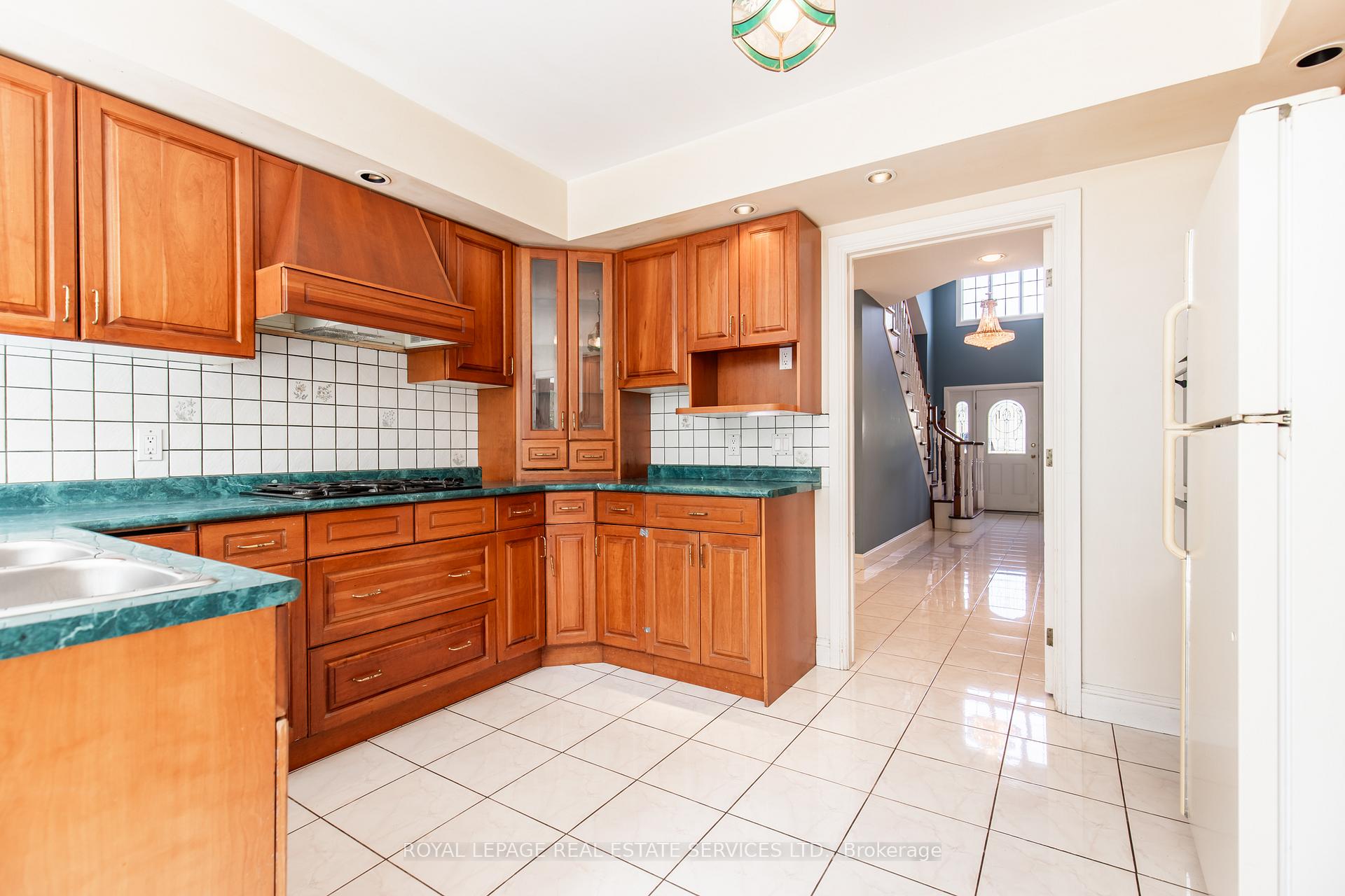 Photo 10 of 57 Orr Crescent, Hamilton, Stoney Creek — HOMEH