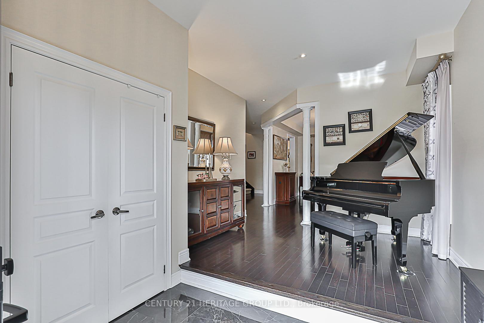 Photo 8 of 63 Lady Karen Crescent, Vaughan, Patterson — HOMEH