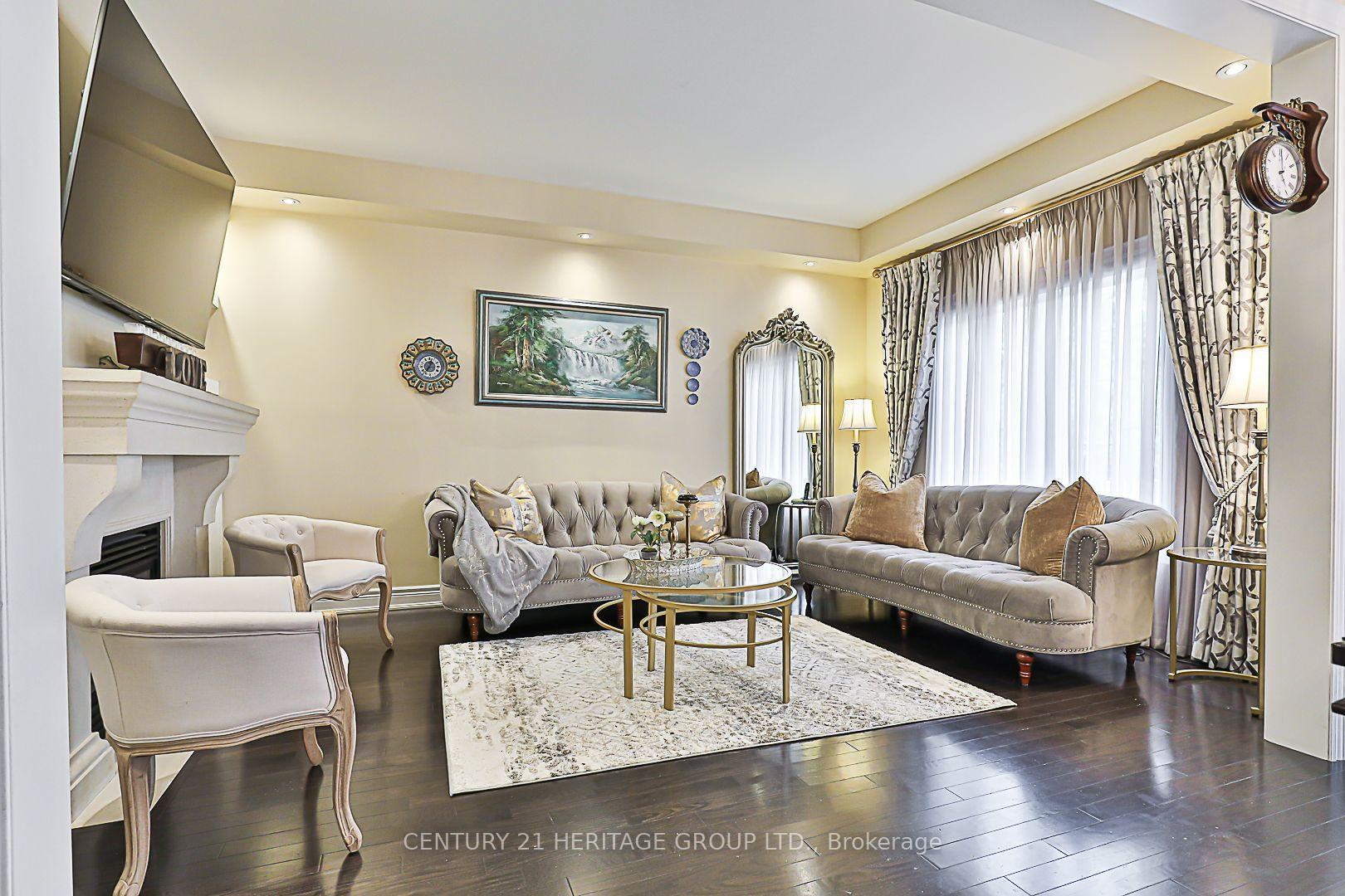 Photo 5 of 63 Lady Karen Crescent, Vaughan, Patterson — HOMEH