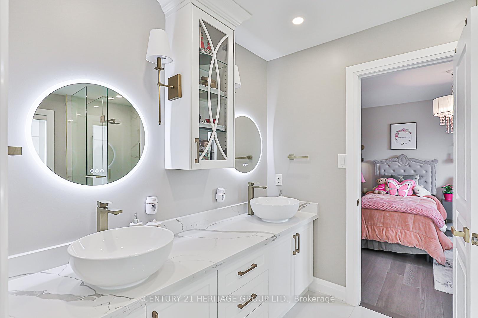 Photo 17 of 63 Lady Karen Crescent, Vaughan, Patterson — HOMEH