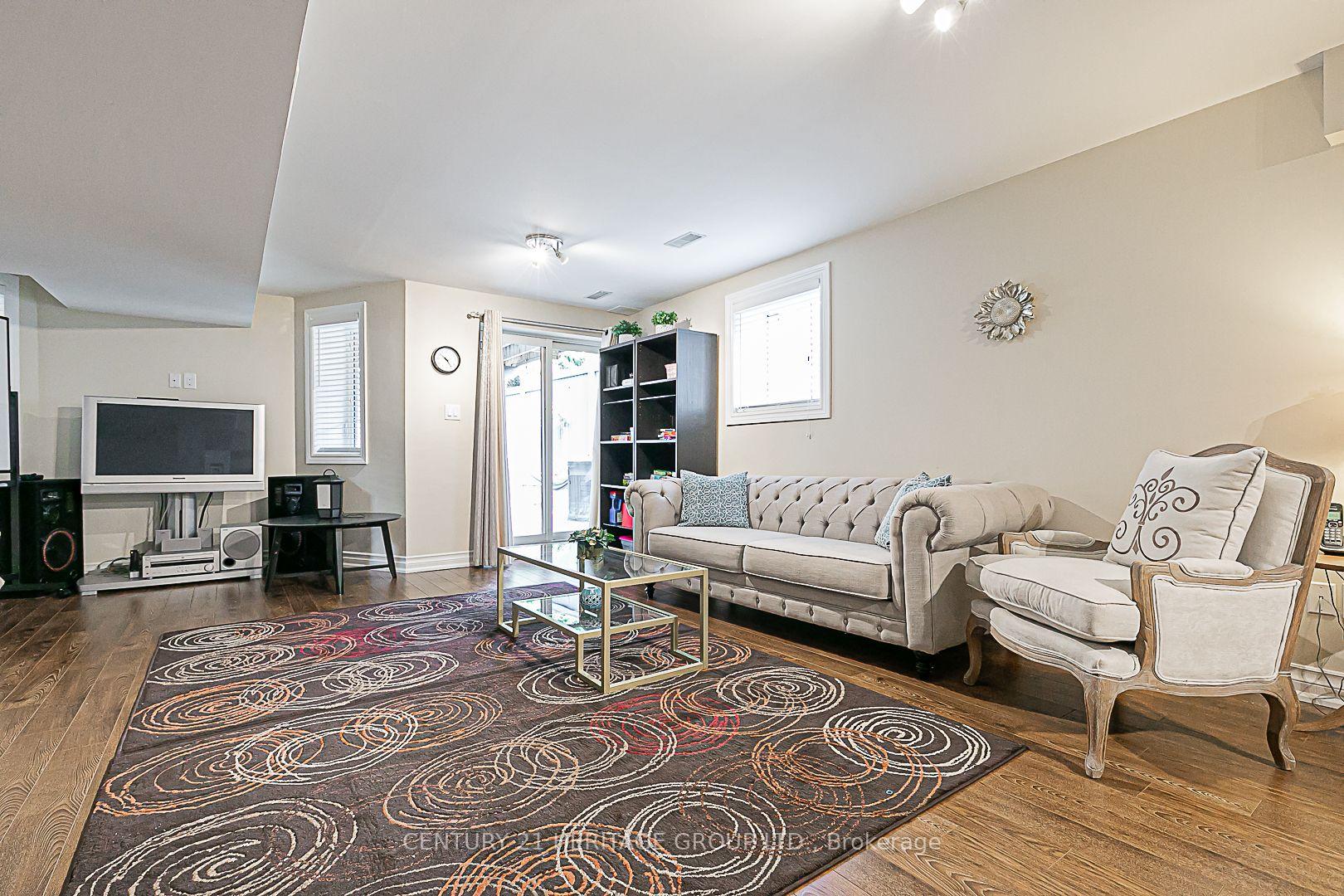 Photo 22 of 63 Lady Karen Crescent, Vaughan, Patterson — HOMEH