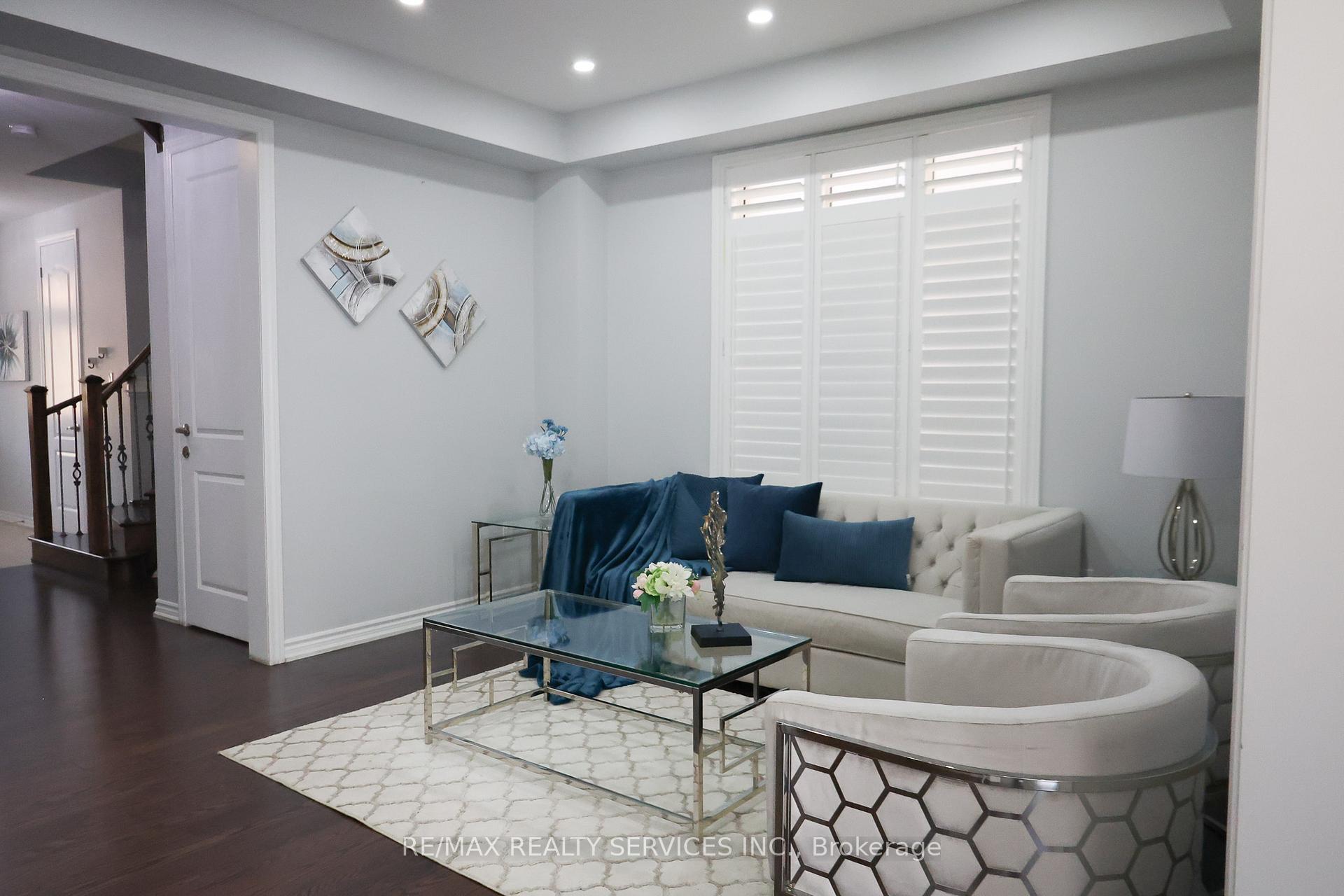 Photo 7 of 104 Roulette Crescent, Brampton, Northwest Brampton — HOMEH