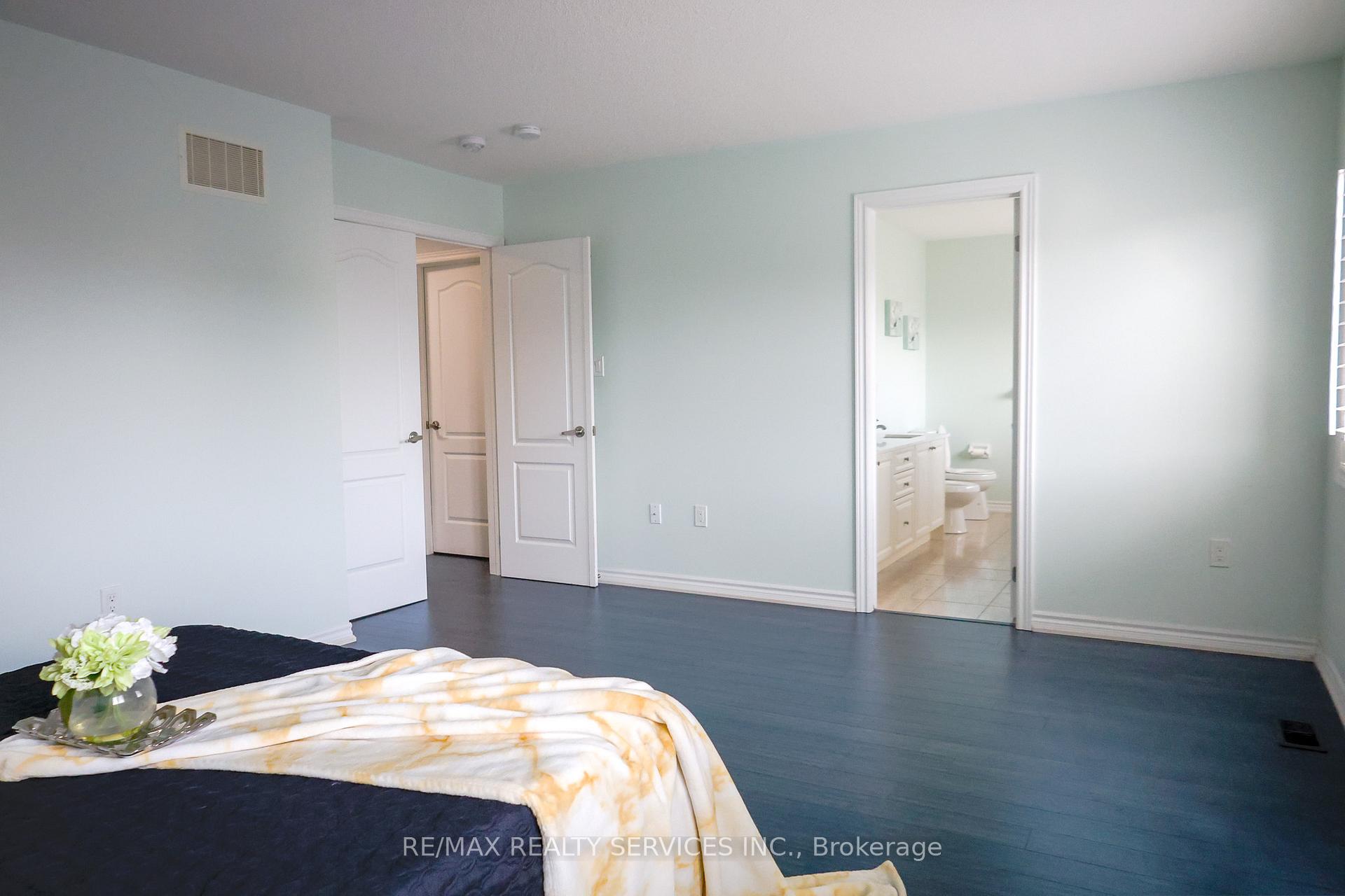 Photo 14 of 104 Roulette Crescent, Brampton, Northwest Brampton — HOMEH
