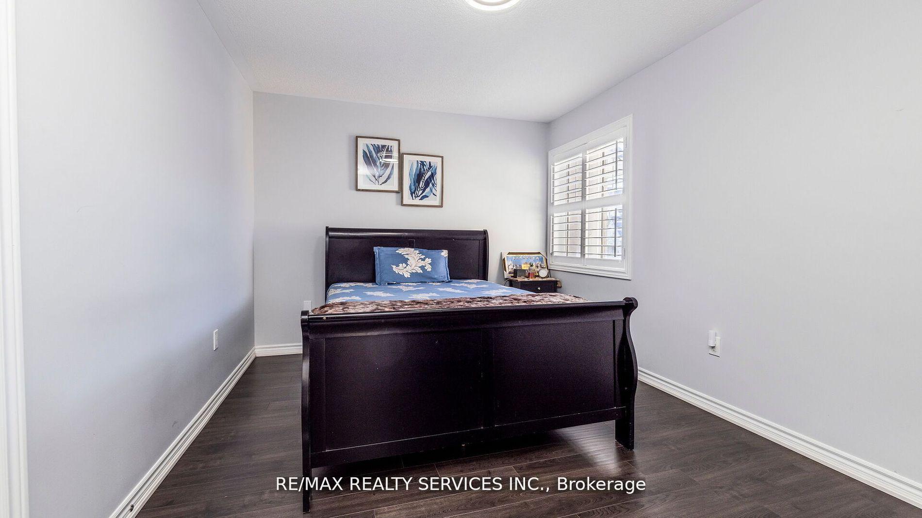Photo 9 of 104 Roulette Crescent, Brampton, Northwest Brampton — HOMEH