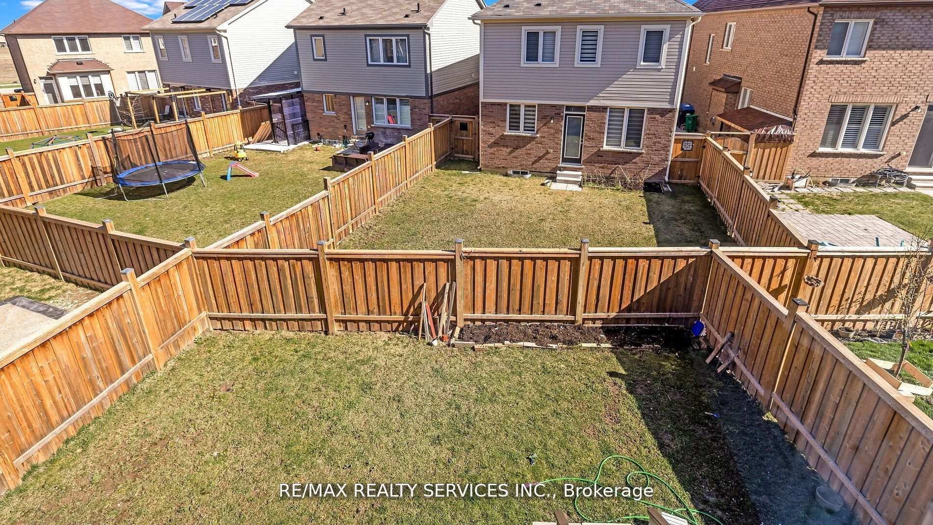 Photo 28 of 104 Roulette Crescent, Brampton, Northwest Brampton — HOMEH