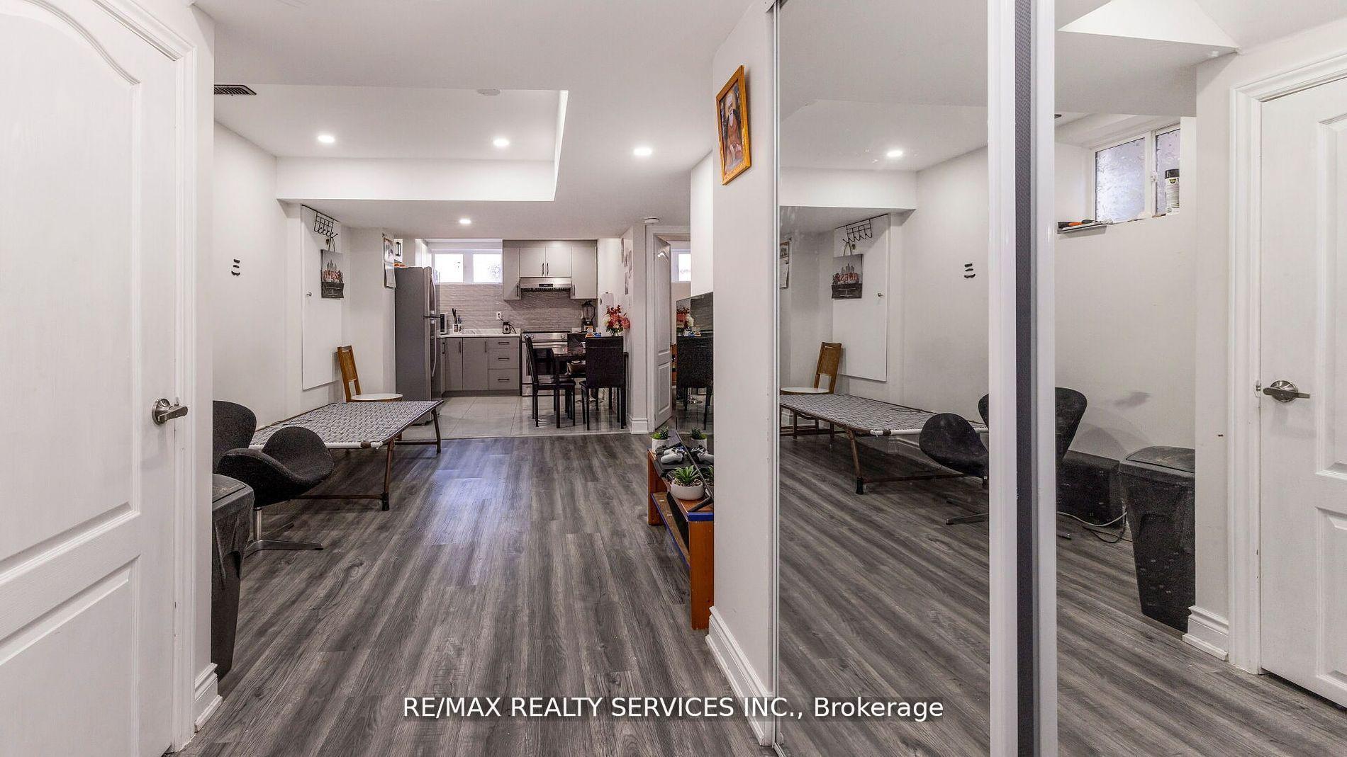 Photo 17 of 104 Roulette Crescent, Brampton, Northwest Brampton — HOMEH