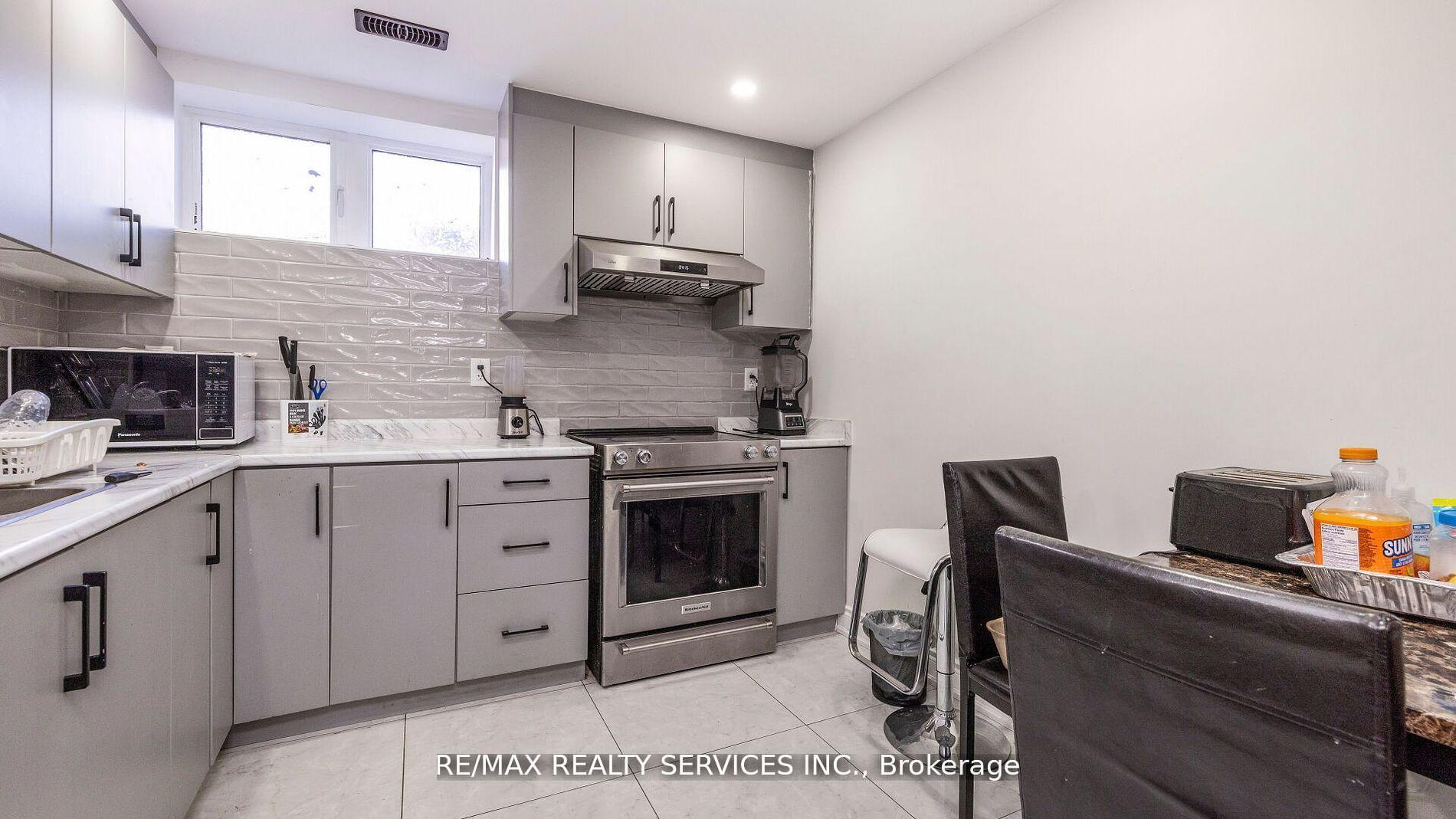 Photo 21 of 104 Roulette Crescent, Brampton, Northwest Brampton — HOMEH