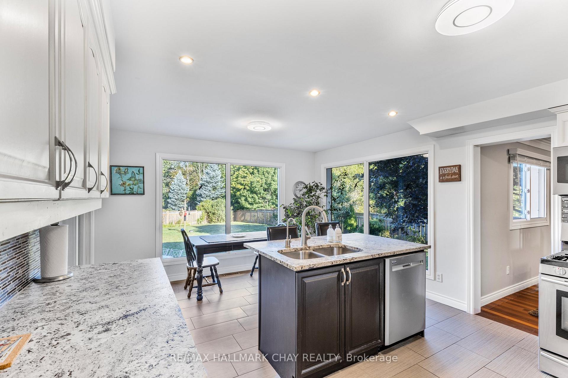 Photo 4 of 24 Dyer Boulevard, Barrie, Holly — HOMEH