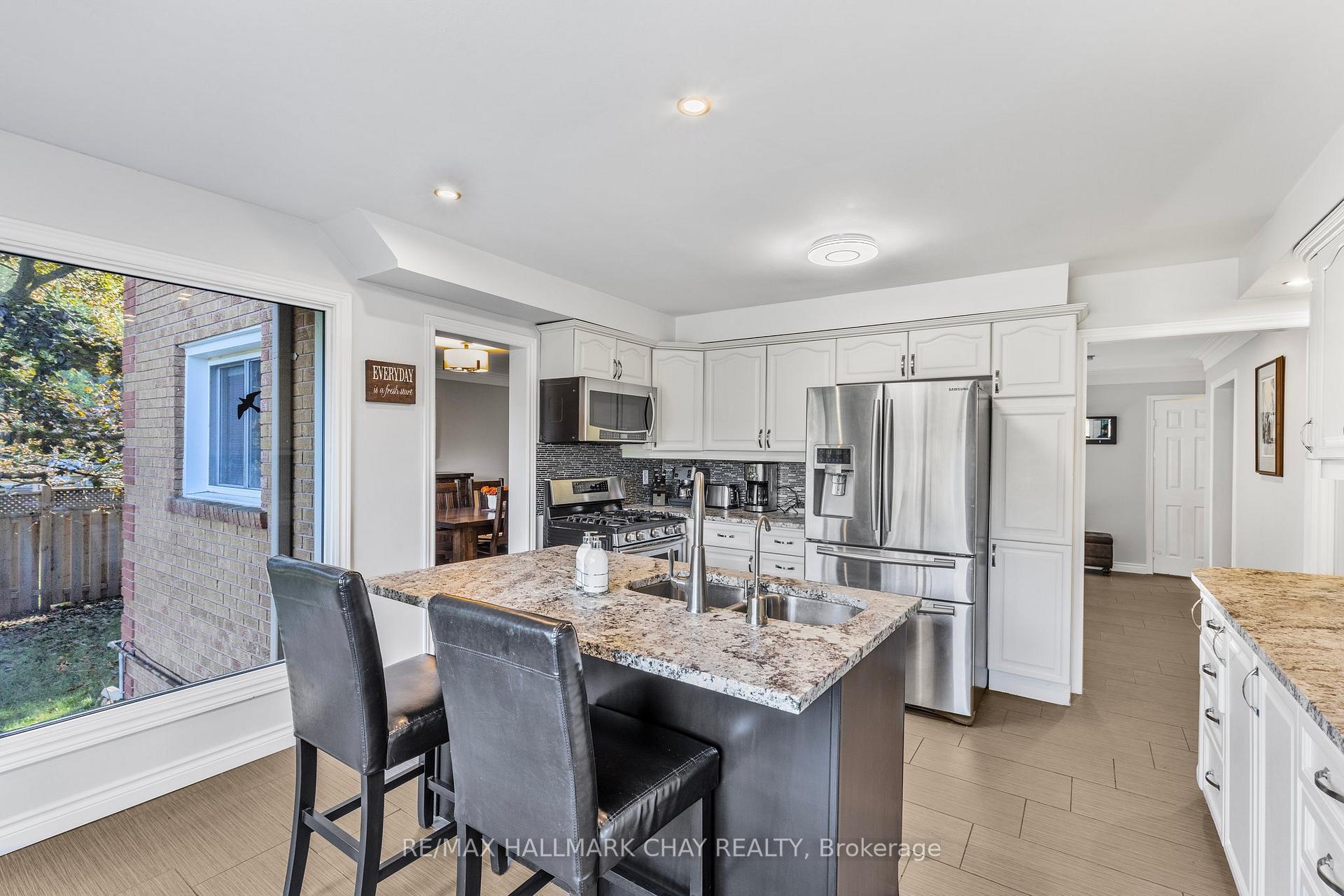 Photo 25 of 24 Dyer Boulevard, Barrie, Holly — HOMEH