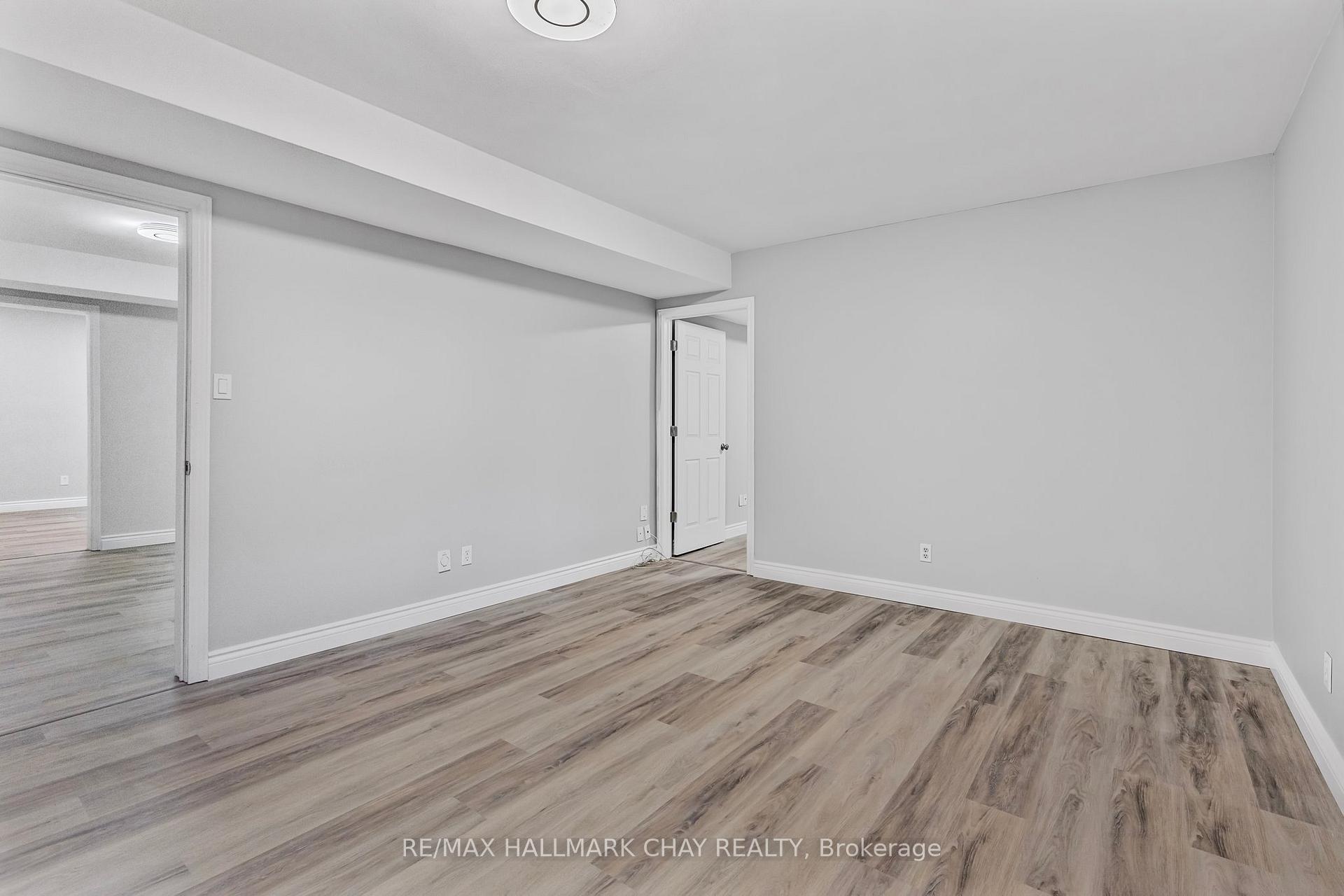 Photo 15 of 24 Dyer Boulevard, Barrie, Holly — HOMEH